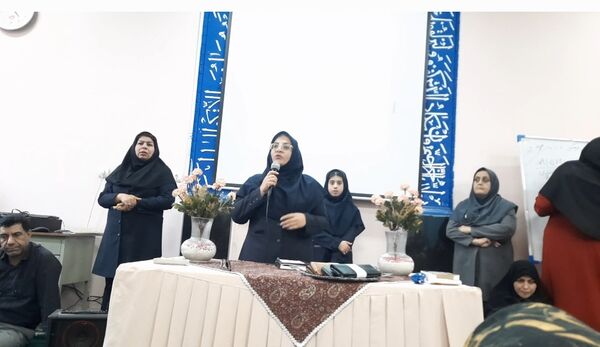  جلسه انجمن اولیا و مربیان در دبیرستان فرهنگیان ناحیه ۷مشهد 