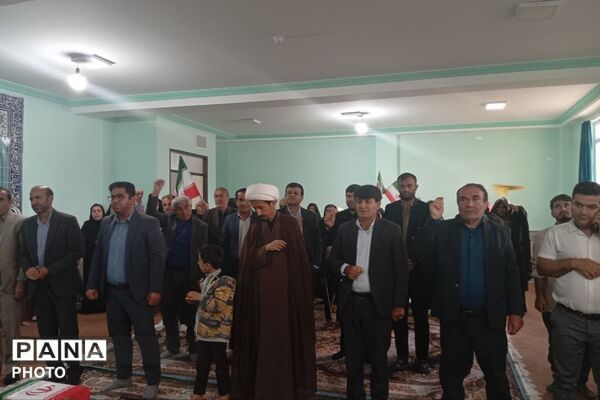 مراسم چهلمین روز شهدای دانش‌آموز و جنگ رمضان در دبیرستان پروین اعتصامی قلعه رئیسی