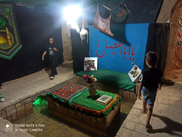 نمایشگاه غنچه‌های خونین در روستای باقرآباد