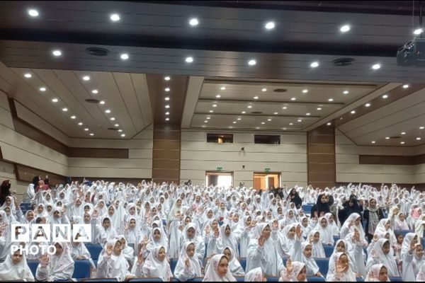 جشن تکلیف دانش‌آموزان دختر مدرسه دکتر علی شریعتی شهریار