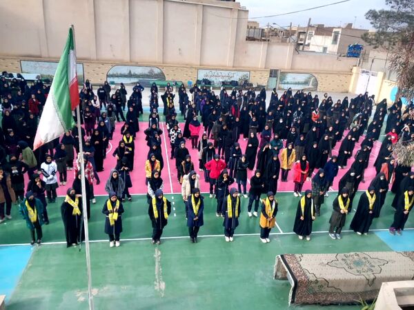 چهارشنبه متفاوت با حضور مدیر آموزش و پرورش ناحیه یک در دبیرستان عفت