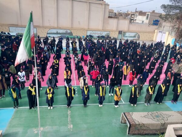 چهارشنبه متفاوت با حضور مدیر آموزش و پرورش ناحیه یک در دبیرستان عفت