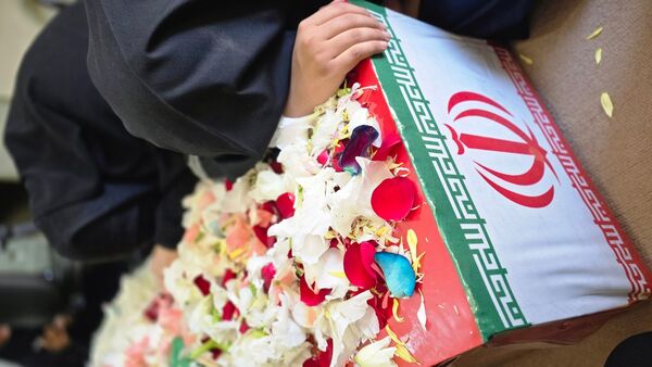 یادواره لاله‌های روشن در صالحیه؛ روایت نسل امروز برای ۲۳ قهرمان آسمانی