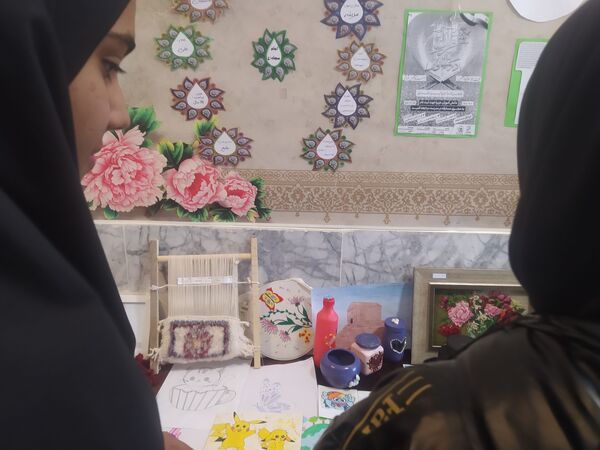 افتتاحیه هفته ماه ها در دبیرستان دخترانه امید 