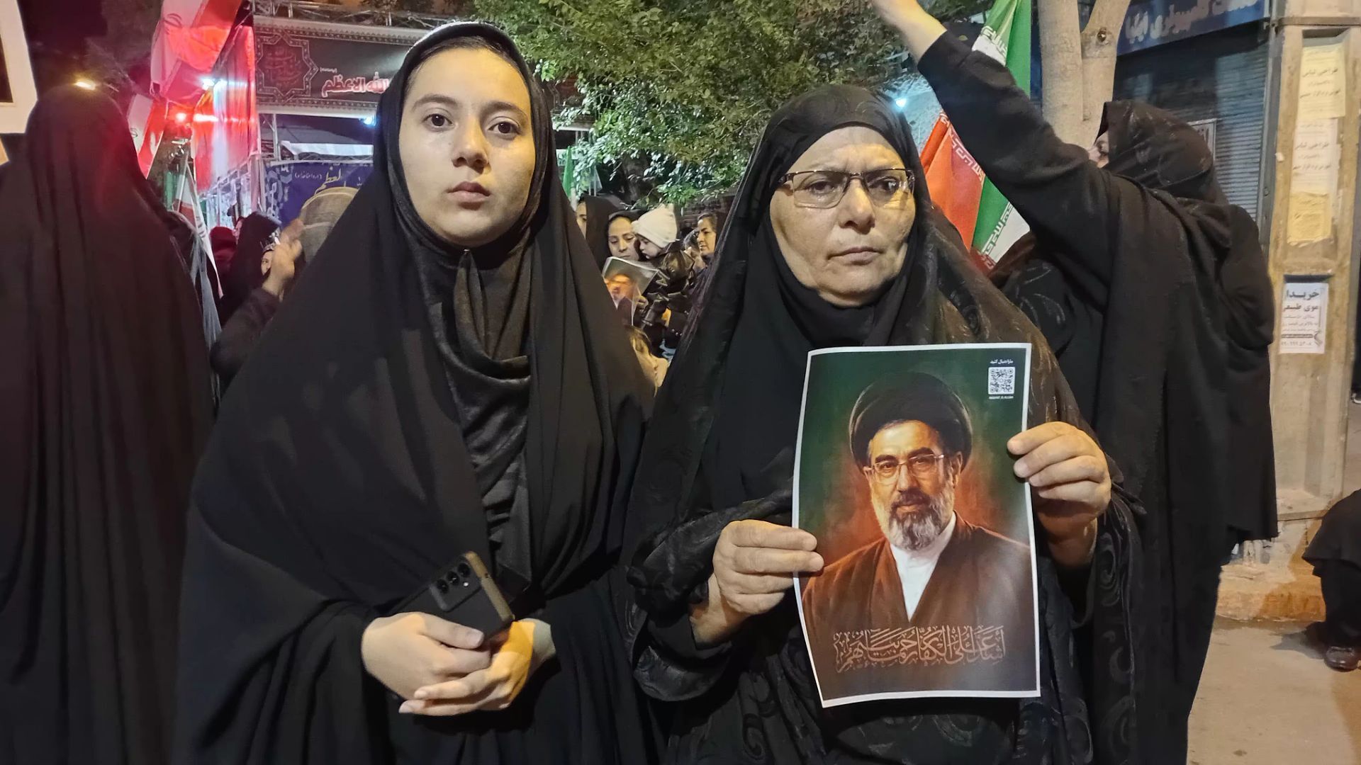 هم‌نوایی فرهنگیان و دانش‌آموزان اهر در سوگواره شبانه رهبر شهید