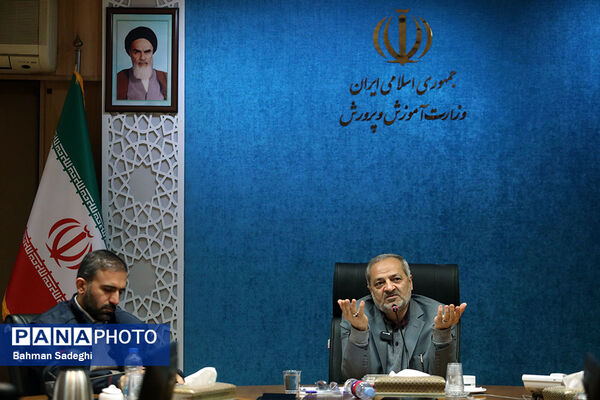 دیدار وزیر آموزش و پرورش با مسئولان اتحادیه انجمن‌های اسلامی دانش‌آموزی سراسر کشور