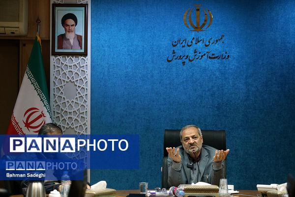 دیدار وزیر آموزش و پرورش با مسئولان اتحادیه انجمن‌های اسلامی دانش‌آموزی سراسر کشور