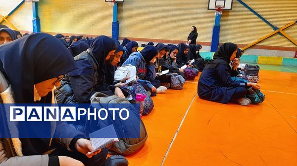 برگزاری مراسم دهه فاطمیه‌ در دبیرستان شاهد عصمت ناحیه۳ کرج