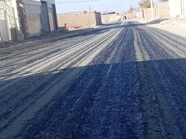 آغاز عملیات آسفالت ریزی در روستای درخت سنجد 