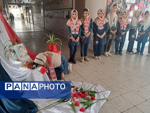 دانش‌آموزان مدرسه سمیه به استقبال دهه فجر رفتند