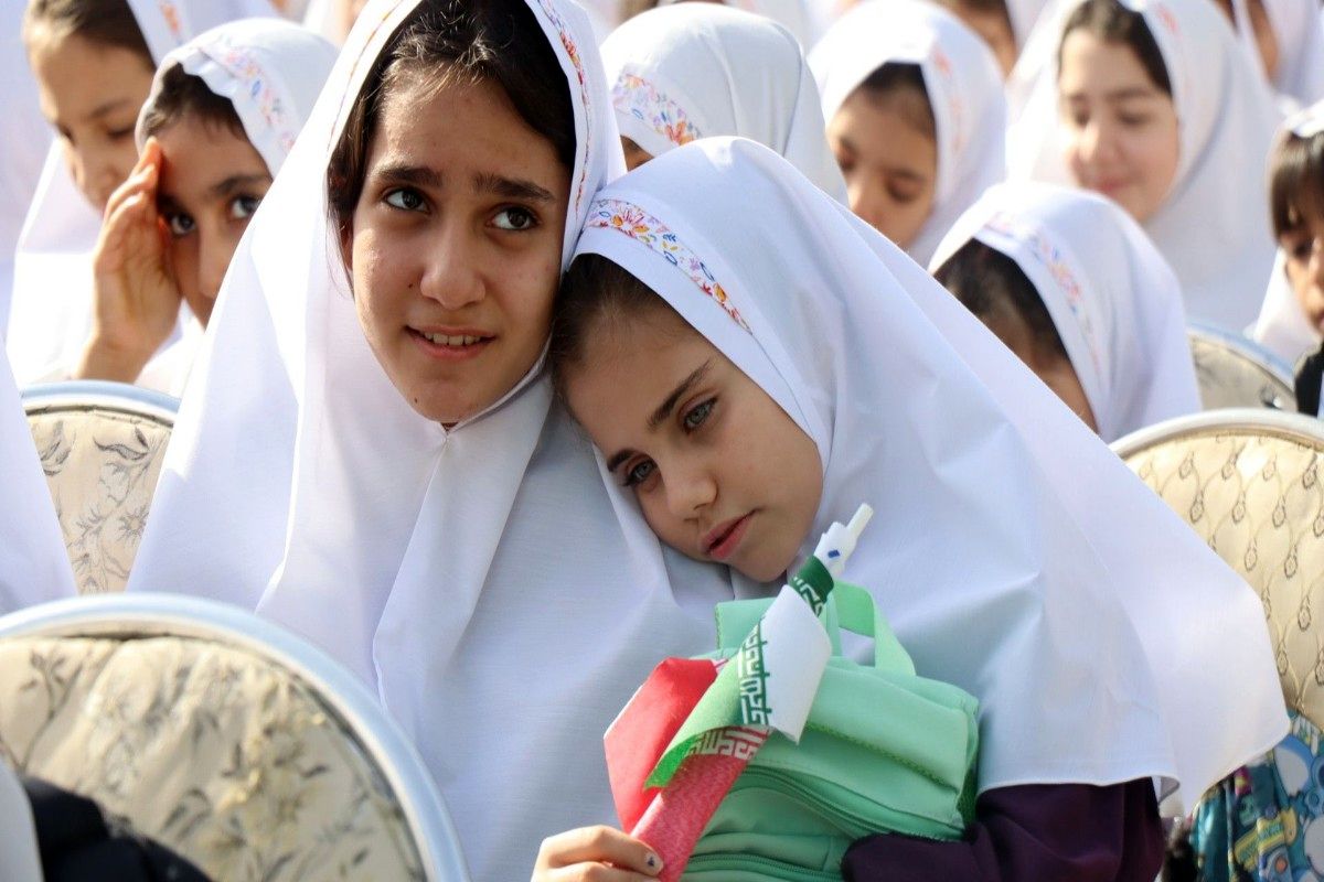 صبح مهر با کیف‌های رنگی و رؤیاهای روشن؛ مدرسه دوباره جان گرفت