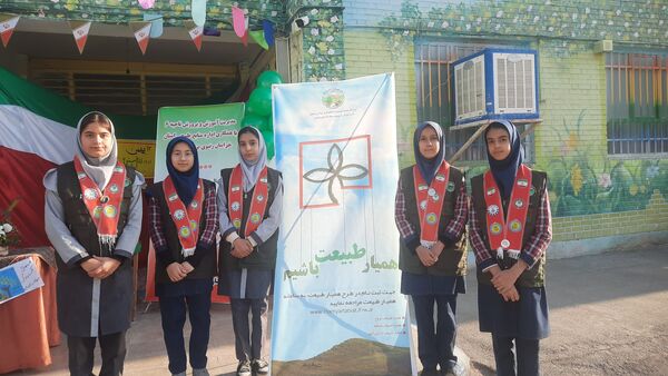 مراسم کاشت نهال و دهه فجر در دبستان شهید رجبی۲ ناحیه ۶
