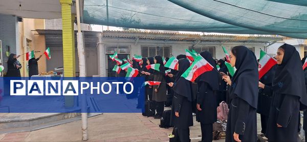 آیین بازگشایی مدارس و استقبال از دانش آموزان در دبیرستان فرزانگان دوره ی اول