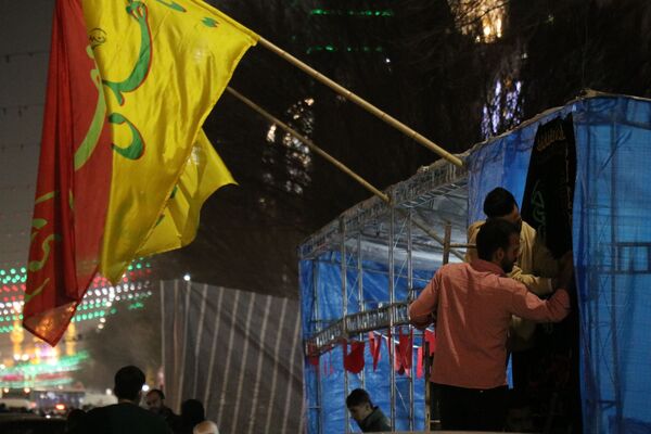 خیابان امام رضا(ع)  مشهد مملو از جمعیت در جشن باشکوه شب نیمه شعبان