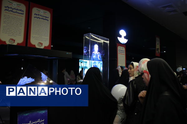 حضور دانش‌آموزان دبیرستان سردار سلیمانی در اجلاسیه شهدای دانش‌آموز استان البرز