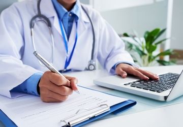 پزشکان قهرمانان سلامتی