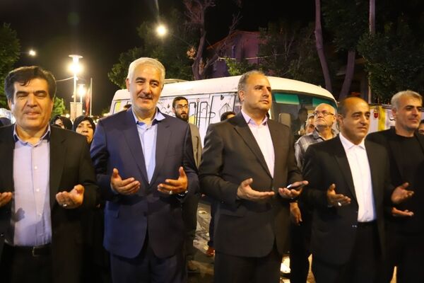 بازتاب حضور گسترده جامعه فرهنگی تبریز در سالگرد شهدای دفاع مقدس ۱۲روزه