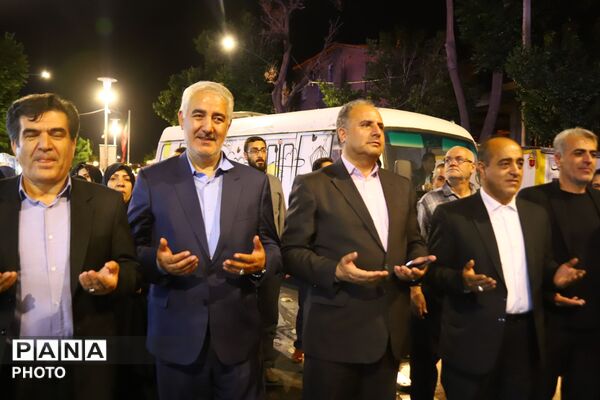 بازتاب حضور گسترده جامعه فرهنگی تبریز در سالگرد شهدای دفاع مقدس ۱۲روزه