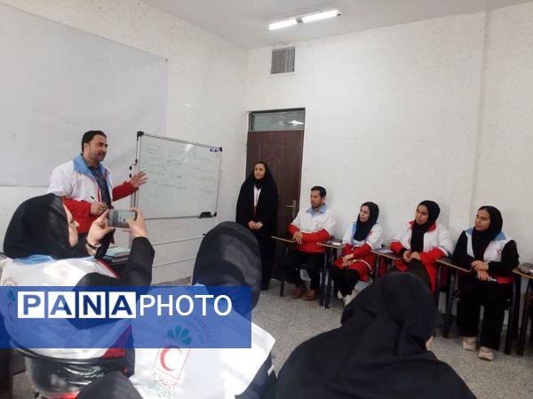 برگزاری کارگاه آموزشی تیم‌های تخصصی سحر جمعیت هلال احمر شهرستان‌های گرمه و جاجرم