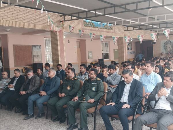 تجدید میثاق دانش‌آموزان سیریکی با آرمان‌های انقلاب در ۱۳ آبان 