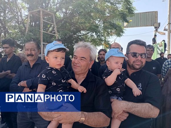 حضور پر رنگ کودکان روستای نقاب در پیاده روی جاماندگان اربعین