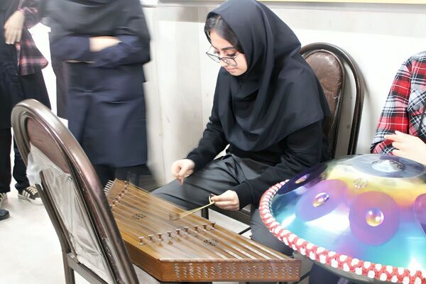 جشن و مولودی‌خوانی میلاد حضرت زهرا(س) در هنرستان آفرینش پردیس 