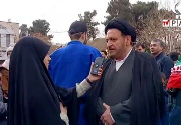 راهپیمایی 22 بهمن تجلی مبارزه با استکبار جهانی