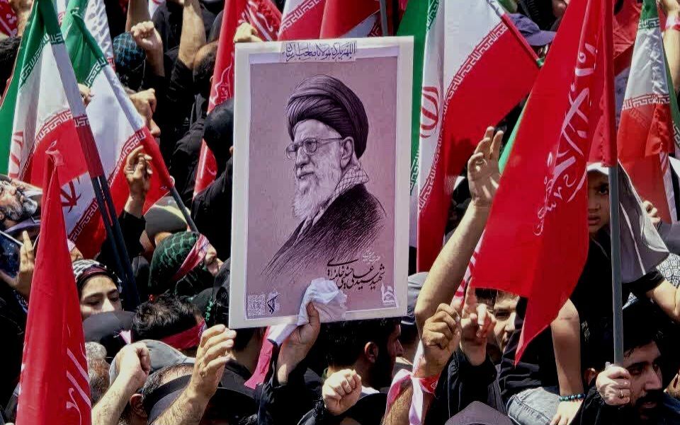 از سجاده های نور تا اوج بدرقه؛وداعی که آسمان را به ماتم نشاند