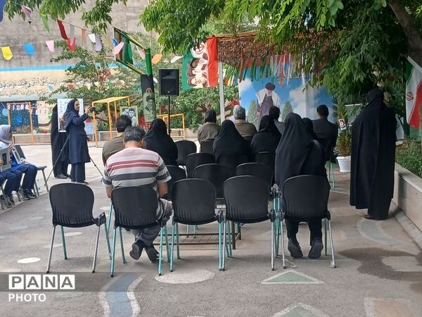 مراسم نهال امید یادواره شهید جاوید الاثر ماکان نصیری درمدرسه میثاق ناحیه ۳