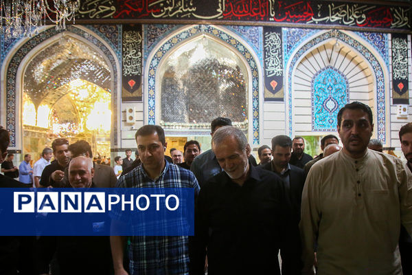 تشرف رئیس جمهور به زیارت حرم حضرت معصومه(س)