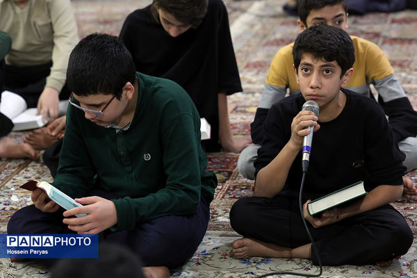 اعتکاف دانش‌آموزی در مسجد جامع امام جعفر صادق(ع) اقدسیه