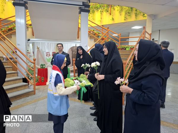 تقدیر از سفیران برتر سلامت ناحیه ۶ 