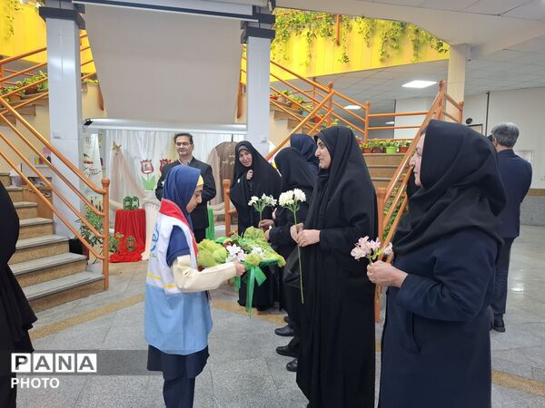 تقدیر از سفیران برتر سلامت ناحیه ۶ 