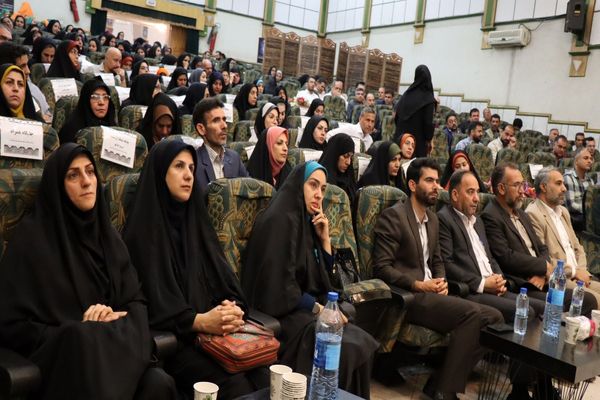 تجلیل از طلایه‌داران برتر تعلیم و تربیت ، آیین تقدیر از معلمین نمونه شهرستان پاکدشت 