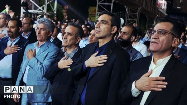 تجدید بیعت با رهبر و آرمان‌های انقلاب در خرم آباد