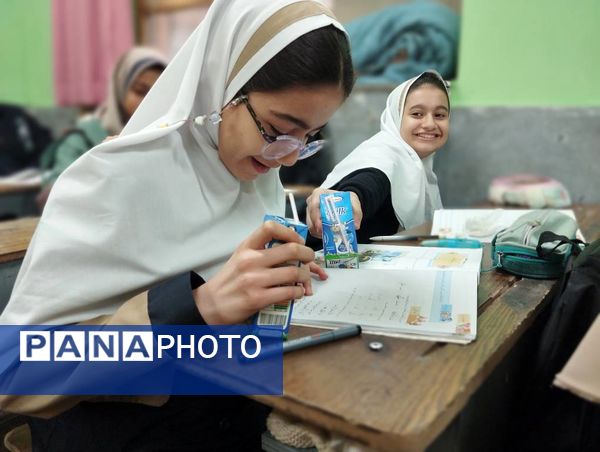 شیر سالم، لبخند شیرین؛ آغاز توزیع شیر در مدارس منطقه ۱۵