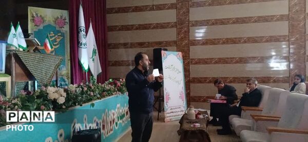 ایران فردا را دانش‌آموزان می‌سازند