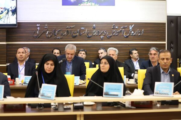 نشست مشترک کمیسیون آموزش، تحقیقات و فناوری مجلس با وزیر آموزش و پرورش 