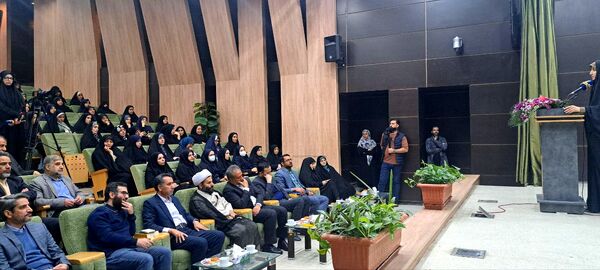 رونمایی از کتاب "اردک دیوانه" 