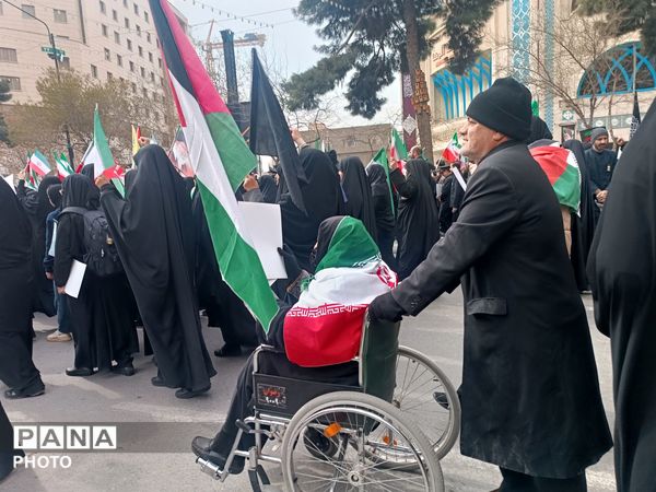 راهپیمایی روز قدس همراه با تشییع پیکر شهید مجتبی پارسا روش