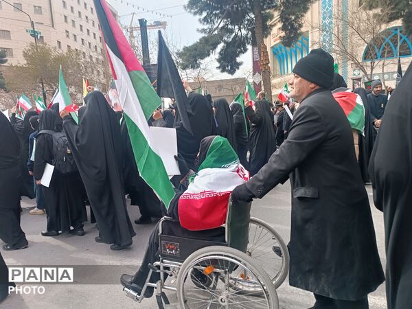راهپیمایی روز قدس همراه با تشییع پیکر شهید مجتبی پارسا روش