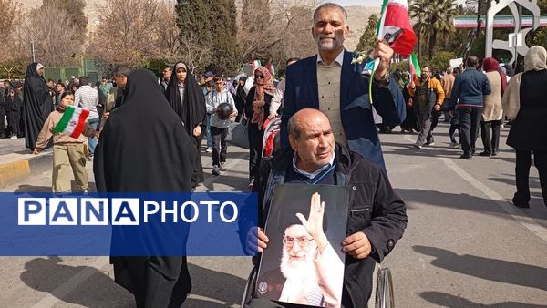 یک روز متفاوت با حضور مردمی از جنس غیرت و استقامت