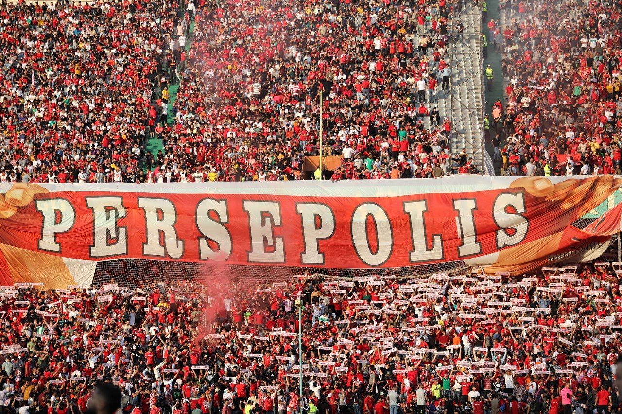 درخواست باشگاه پرسپولیس برای جایگاه مناسب‌تر برای بانوان در ورزشگاه آزادی

