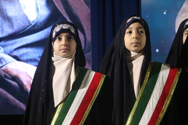 مراسم تقدیر از نخبه قرآنی دانشگاه فرهنگیان یزد 