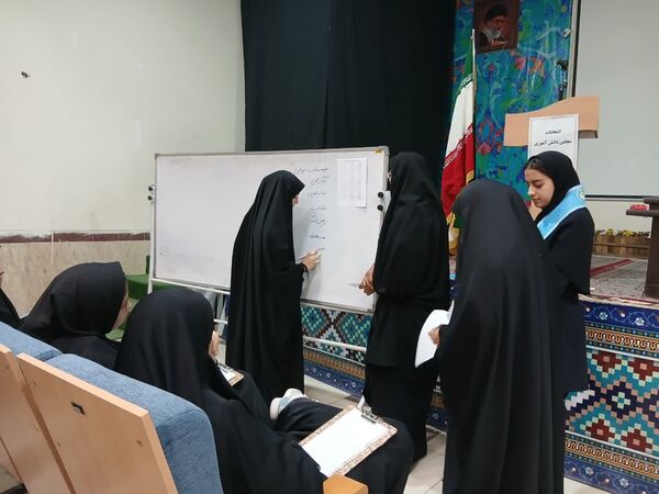 انتخابات مجلس دانش‌آموزی دختران ابرکوه
