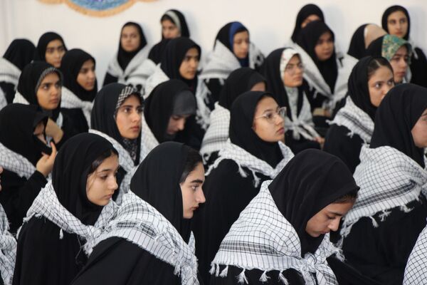 اعزام کاروان راهیان نور دانش‌آموزان سملقان به مناطق عملیاتی جنوب