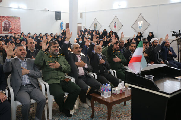 برپایی جشن «حضور تا ظهور» در دبیرستان شهیده حسنی سعدی قم
