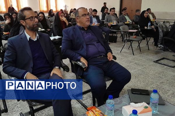 همایش فصلی مدیران مدارس فشافویه با تأکید بر قانون مداری، ارتقای کیفیت آموزشی و سلامت دانش آموزان 