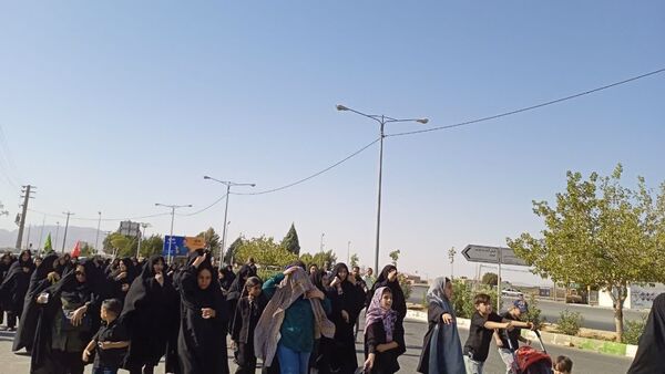 حرکت عشاق اهل بیت از موکب علی اصغری فدافن درآغازین لحظات اربعین حسینی