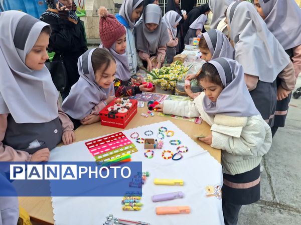 بازارچه دانش‌آموزی آزادشهر